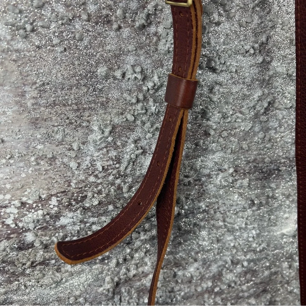 547 Portland Leather  Circle Crossbody Bag w/ mini envelope wallet - Picture 6 of 16